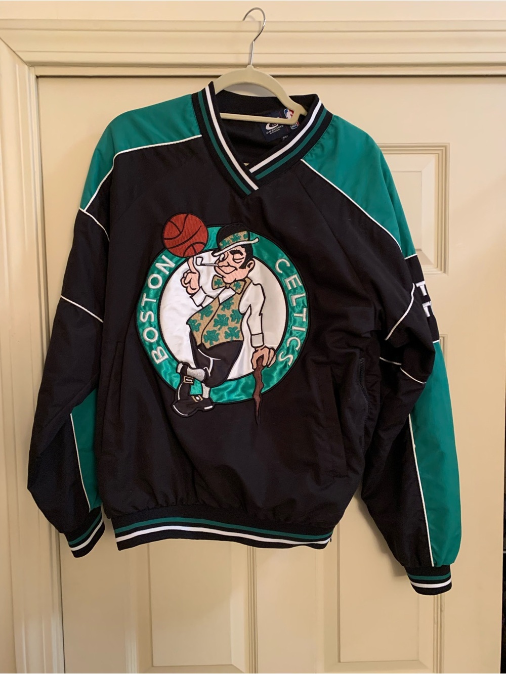 MINT Boston Celtics G-III Pullover Windbreaker - Stitched
